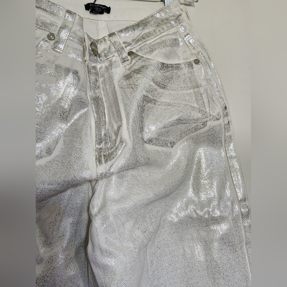 NWT Boohoo Metallic Coated Straight Leg Jeans - Picture 6 of 8